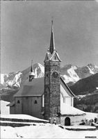 Sedrun GR // Kirche Krone Sporthotel Winter Surselva