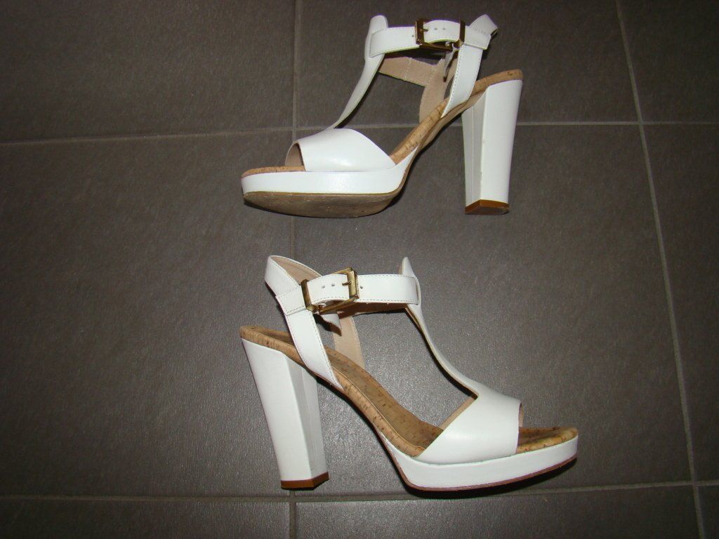 Damenschuhe: Sandale blanche – Neu (gemäss Beschreibung) aus Lussery-Villars von pousinete02