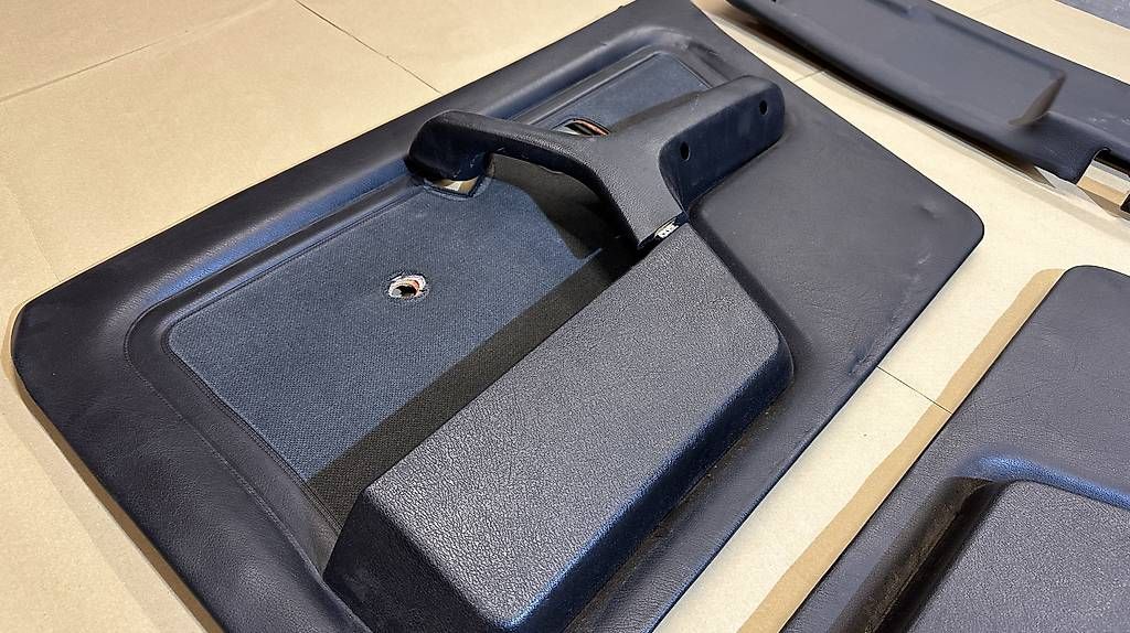 Tutti pezzi di ricambio auto: BMW E30 4 Türer Limo Innenraumteile – Usato da Burgdorf venduto da NoQuestions 4