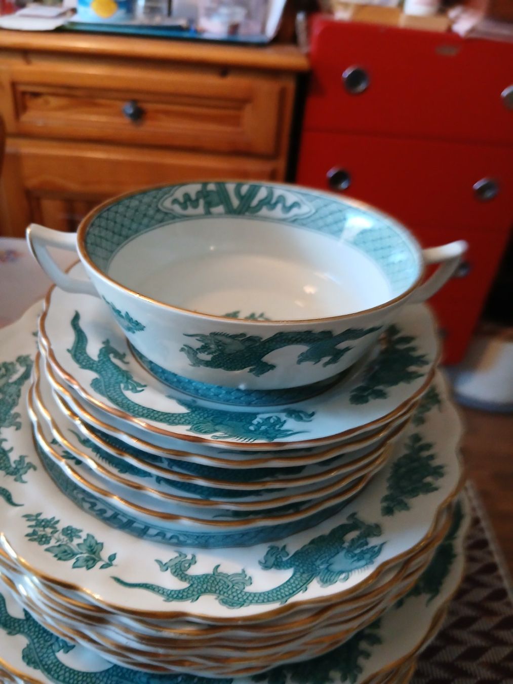 Set di piatti: GRAGON  MADE IN ENGLAND – Usato da Lichtensteig venduto da georgiospab.03 5