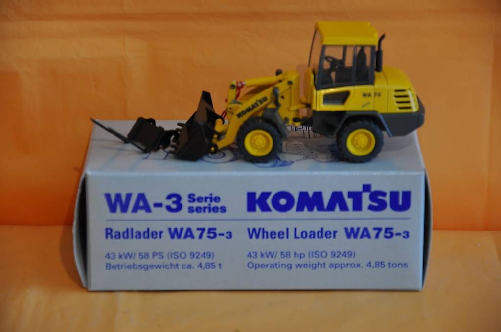 Conrad Kit di modellismo & Modellini statici: KOMATSU WA 75-3 Radlader – Nuovo (secondo la descrizione) da Mitlödi venduto da worker04 2
