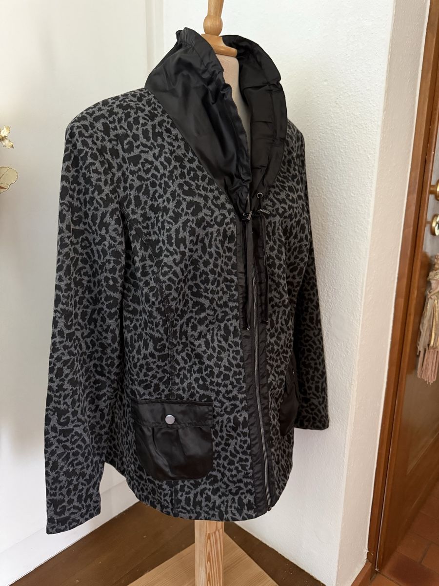 Jacken: Blazer - Jacke – Gebraucht aus Obfelden von Plastofina