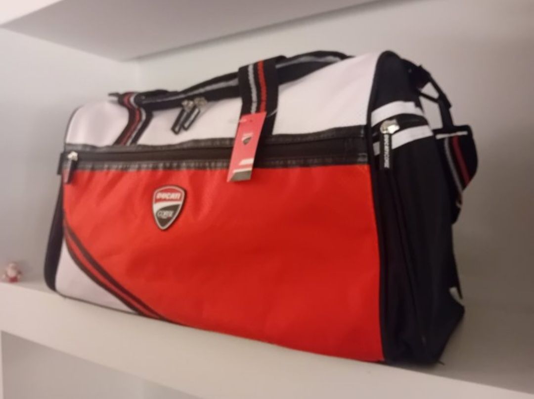 Ducati Borse: Bagage  Ducati Corse  Viaggio Borsone – Nuovo (secondo la descrizione) da Romanel-s-Lausanne venduto da site76 2