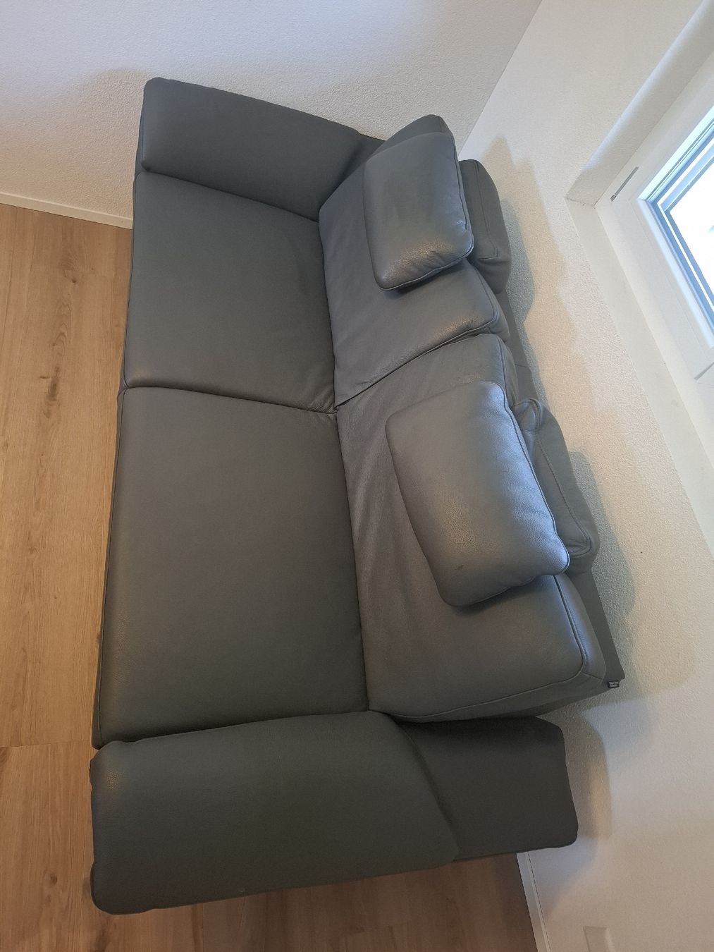 Sofas: modernes Kunstleder Sofa – Gebraucht aus Hilfikon von fbs_7q7k 2