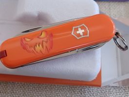 Victorinox Classic SD Happy Halloween