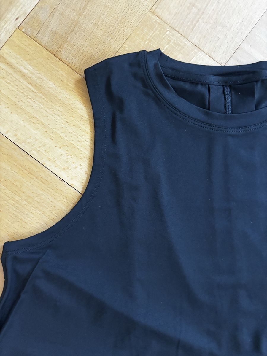 Lululemon Top: Trainingstop von Lululemon (Grösse M) – Usato da Zürich venduto da LuluK88 1