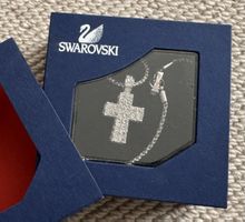 SWAROVSKI Collier mit Kreuz  - ungebraucht in OVP