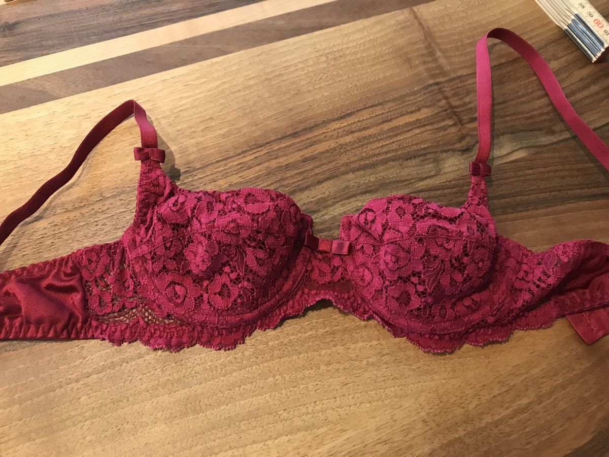 Altra biancheria intima: Dunkelrotes BH-Set Balconnet Slip – Usato da Alpnach Dorf venduto da marvo 3