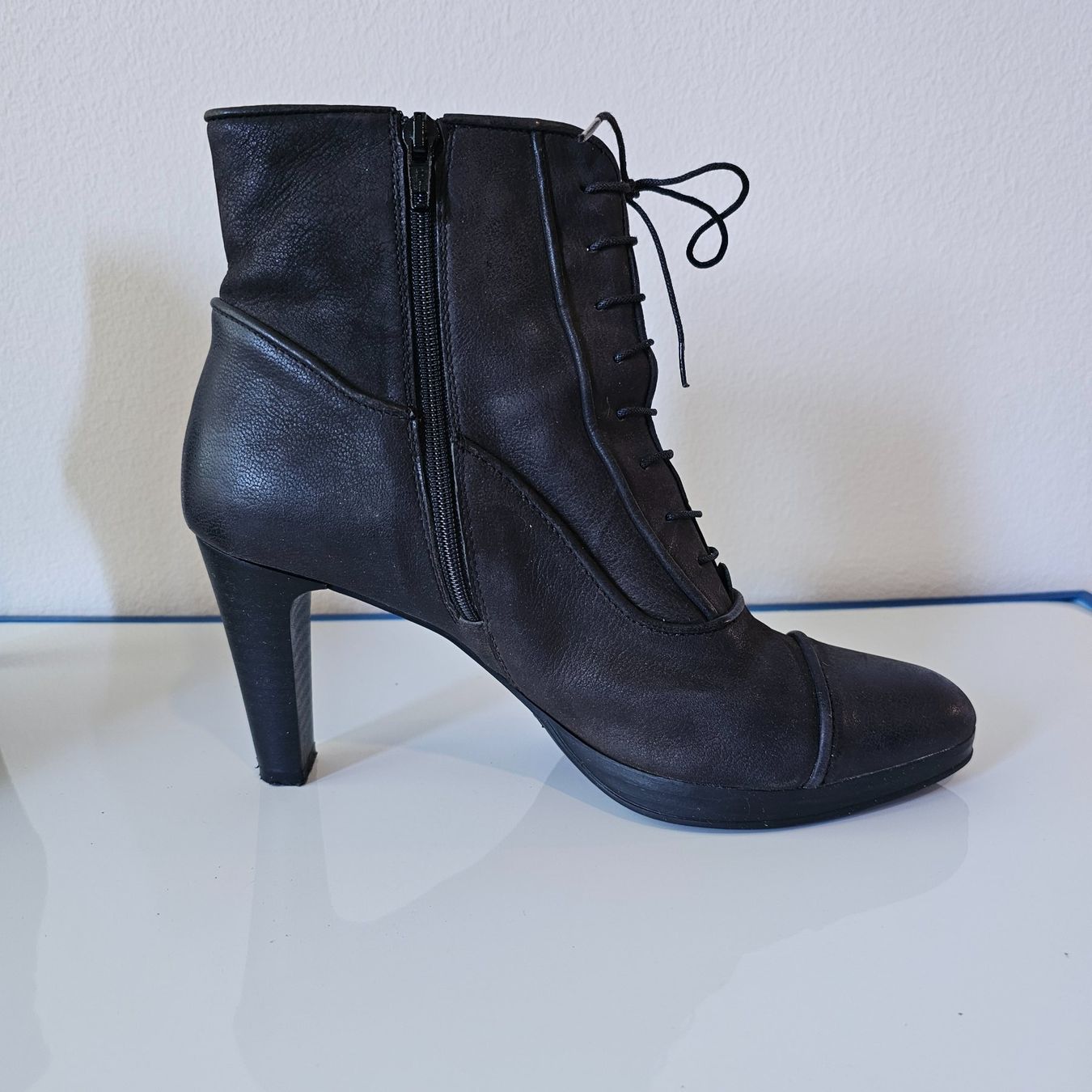Scarpe da donna: 🖤 Elegante Ankle Boots mit Absatz, Gr. 40 – Usato da Matten b. Interl venduto da Vanilla8 2