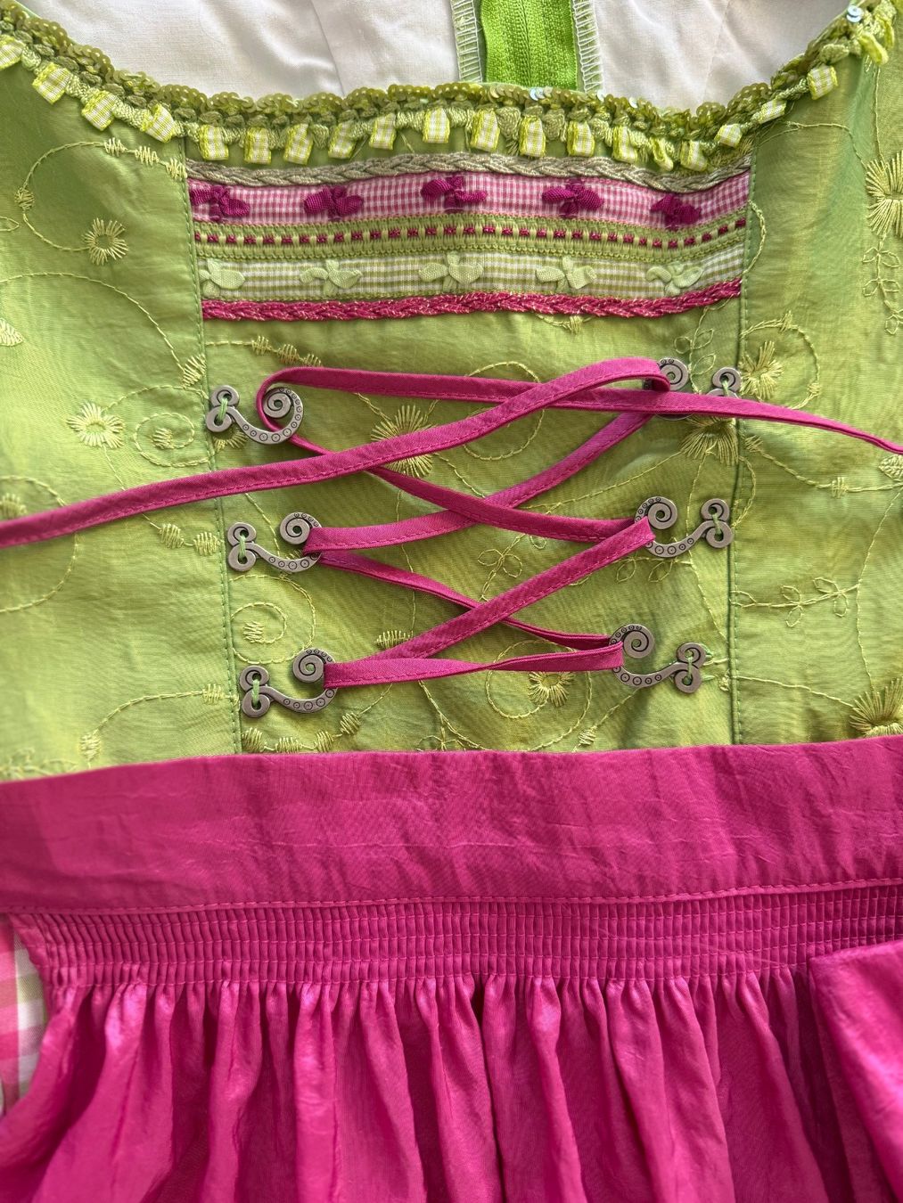Kleider: Dirndl von Hammerschmid Grösse M - NEUwertig – Gebraucht aus Rudolfstetten von Bar_wk82 1