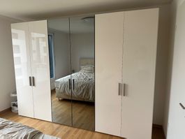 Kleiderschrank cremeweiss mit Spiegel, wie neu