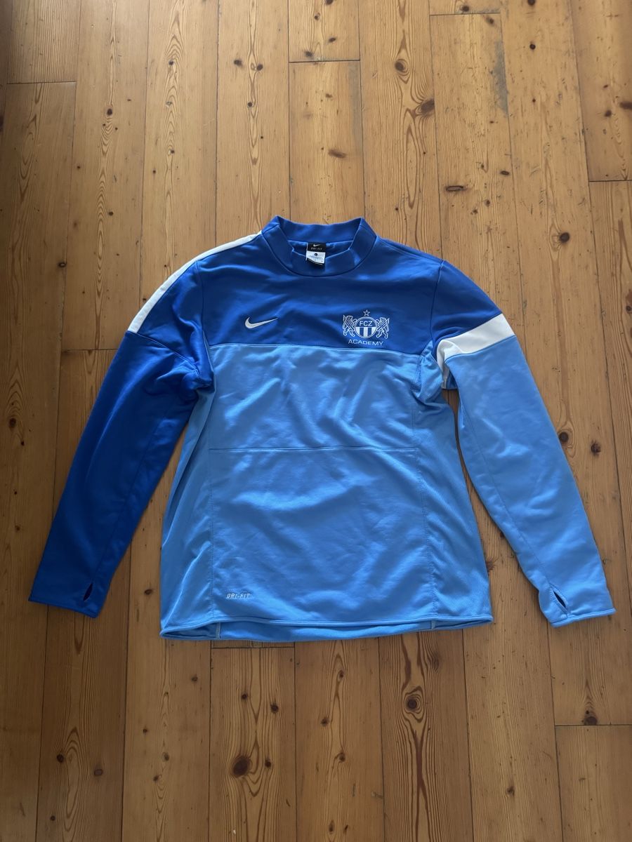 Nike Maillots de corps & Pantalons: FC Zürich Trainingspullover – D'occasion à Zürich par kofi1