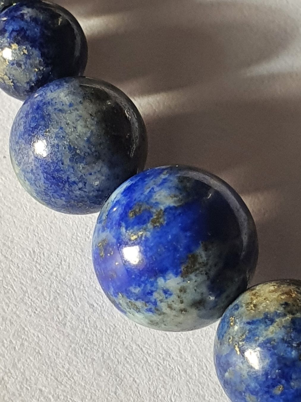 Catenine: Collier Perles et Pendentif Lapis Lazuli – Nuovo e nell'imballaggio originale da Tavannes venduto da Alkatra-kkk666 1