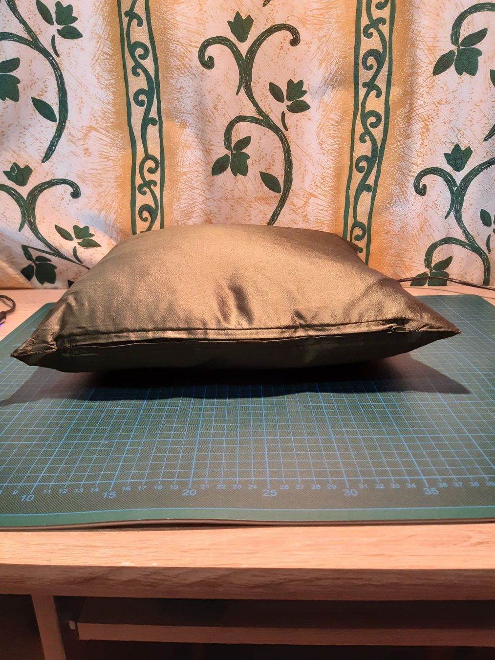 Kissen: Dekokissen Grün 35x35 cm – Neu (gemäss Beschreibung) aus Derendingen von Gaston.J 1