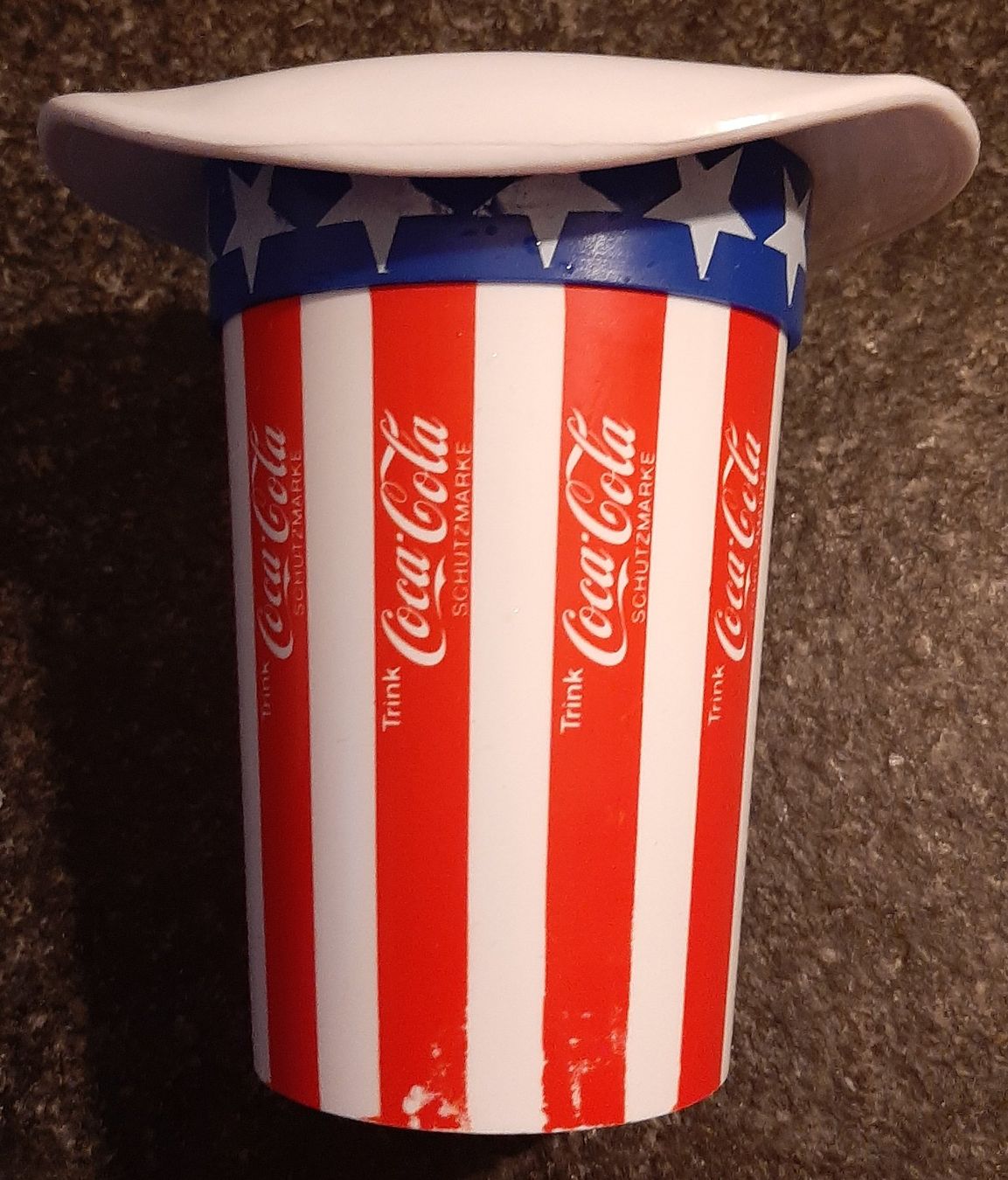 Coca-Cola Bicchieri: Verre Coca-Cola chapeau – Usato da Montet (Glâne) venduto da Koada2 2