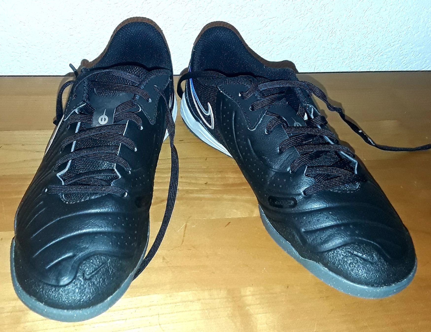 Nike Scarpe da uomo: Nike Tiempo Legend 10 Academy Ic taille 40 – Usato da St-Cierges venduto da Papspaps1970