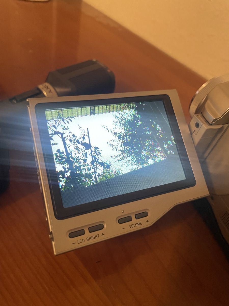 Sony Videocamere: Sony DCR-TRV8E Mini DV Kamera – Usato da Zürich venduto da semi16 4