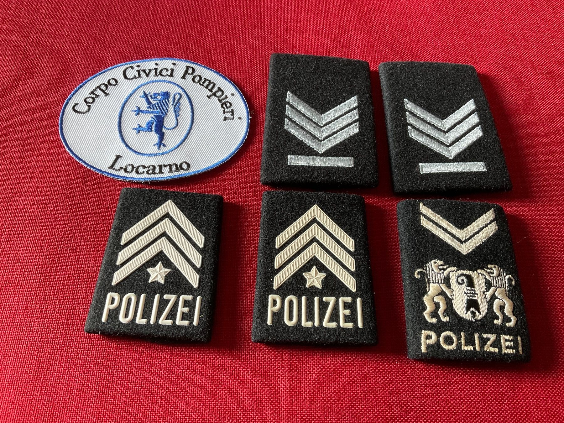 Placchette & Badge: Vintage Polizei Abzeichen – Usato da Lugano venduto da Persepolis