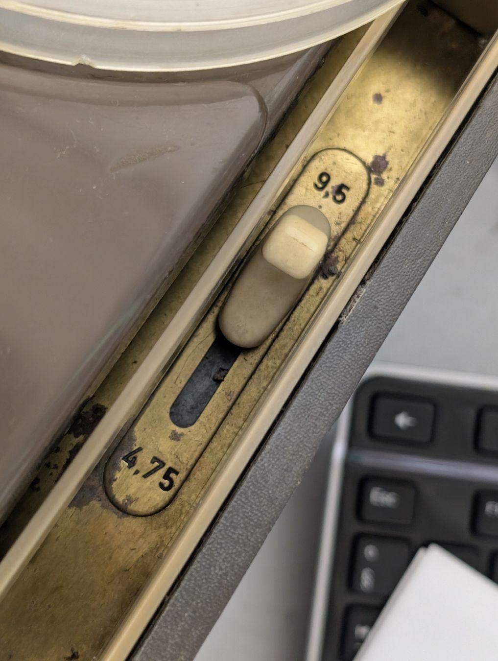 Grundig Bandmaschinen: Grundig Reporter TK12 Tonbandgerät – Defekt aus Breitenbach von Dribbel 1