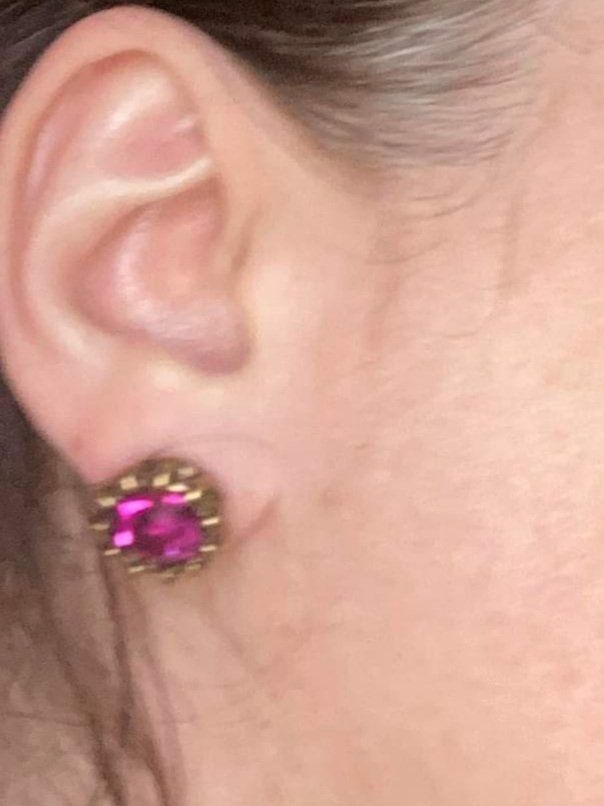 Gucci Orecchini pendenti & Orecchini a lobo: Gucci Ohrstecker Fuchsia – Nuovo (secondo la descrizione) da Zuerich venduto da SaTs-43