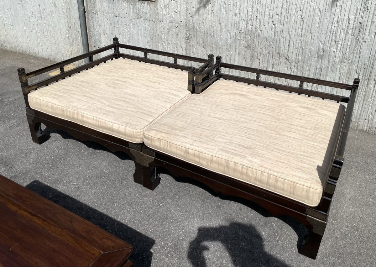 Sofas: Lit à opium et table basse chinois – D'occasion à Biel/Bienne par Galaq 1
