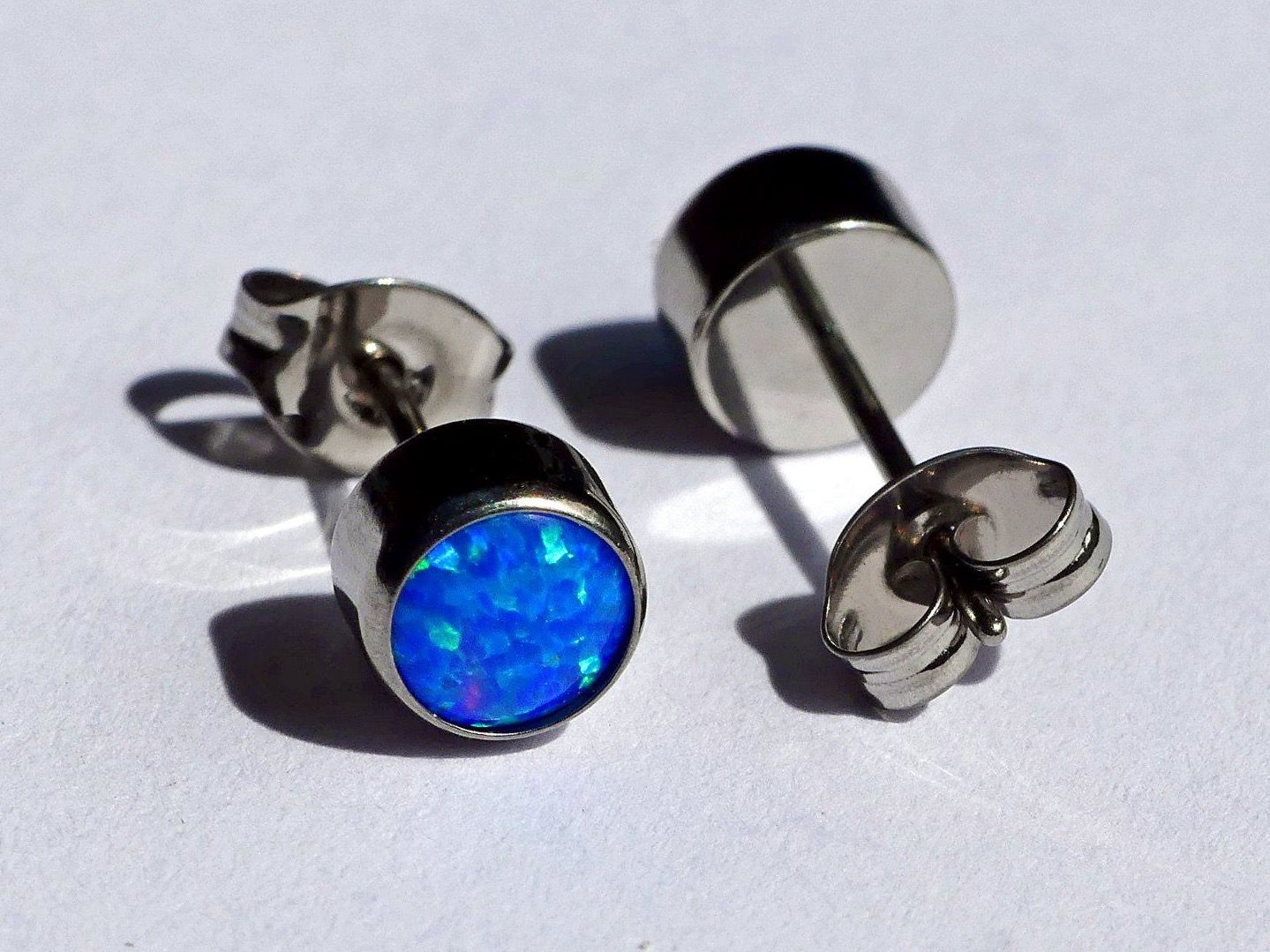 Orecchini pendenti & Orecchini a lobo: Ohrsteker aus Titanium mit Opal – Nuovo e nell'imballaggio originale da Matten b. Interlaken venduto da kero71 2