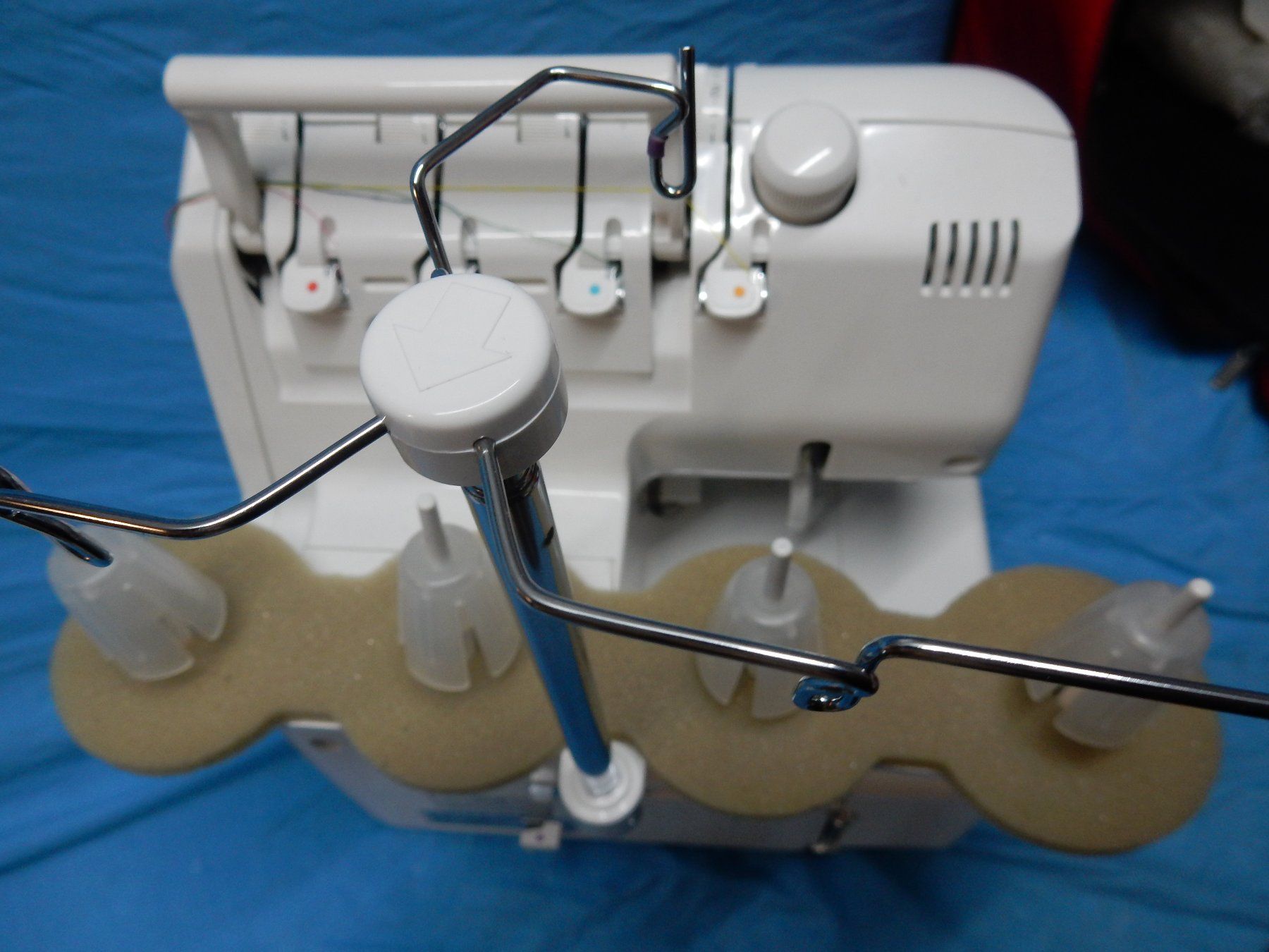 Bernina Macchine da cucire: Bernina Overlock 1300 MCD Ab Fr. 10.00 – Usato da Watt venduto da Mariposa49 9