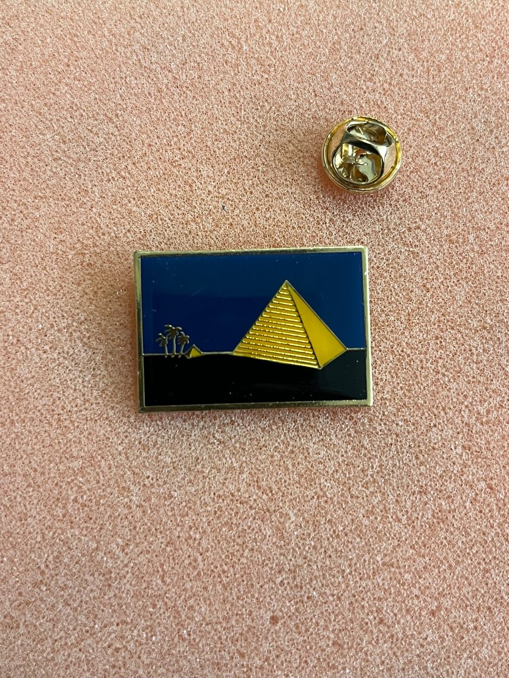 Camel Plaquettes & Badges: Pin Camel Zigaretten – D'occasion à Basel par adl_6y8g