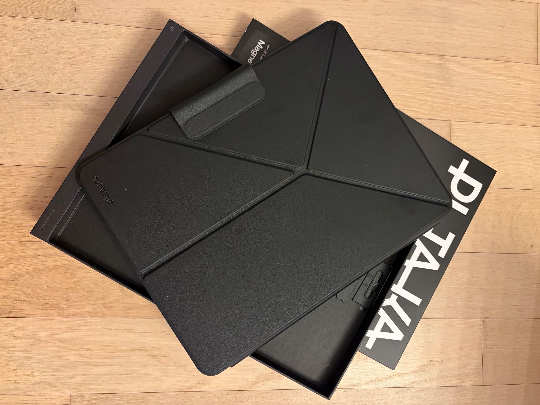 Covers & Taschen: Pitaka MagEZ Folio 2 (Magnetic Folio Case) as New – Neu und originalverpackt aus St. Gallen von rea_6d8z 1