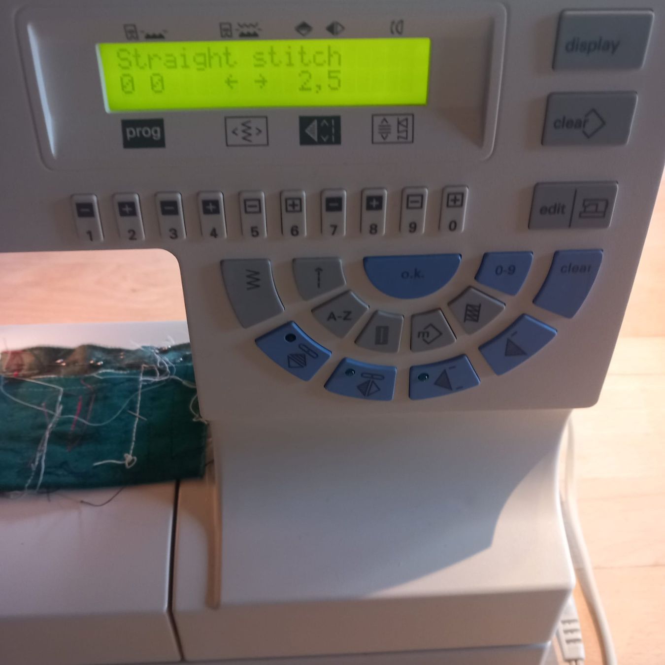 Pfaff Macchine da cucire: Nähmaschine Pfaff creative 7510 – Usato da Ganterschwil venduto da zaz_h9b6 4