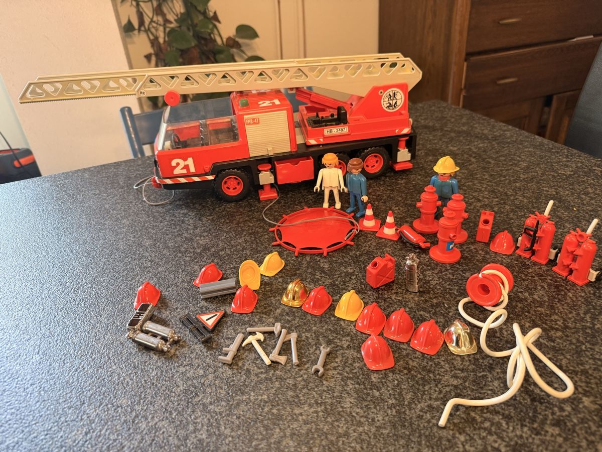 Playmobil Giocattoli: Playmobil Feuerwehr Leiterwagen  – Usato da Schöftland venduto da Sweetdonkey
