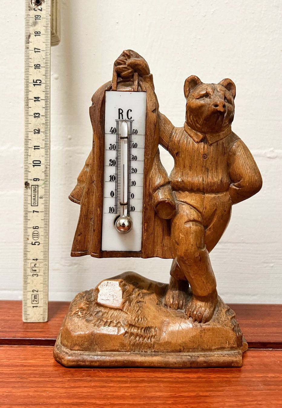 Sculture & Statue: Geschnitzter Holzbär mit Thermometer, Brienzer Tradition – Usato da Basel venduto da jansim123 1