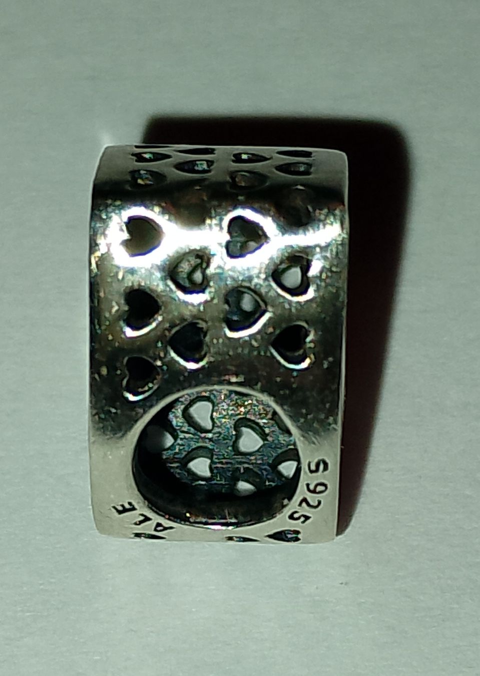 Pandora Pendentifs: Pandora Charm Herz  mit Emaille  – D'occasion à Therwil par col_m6rx 2
