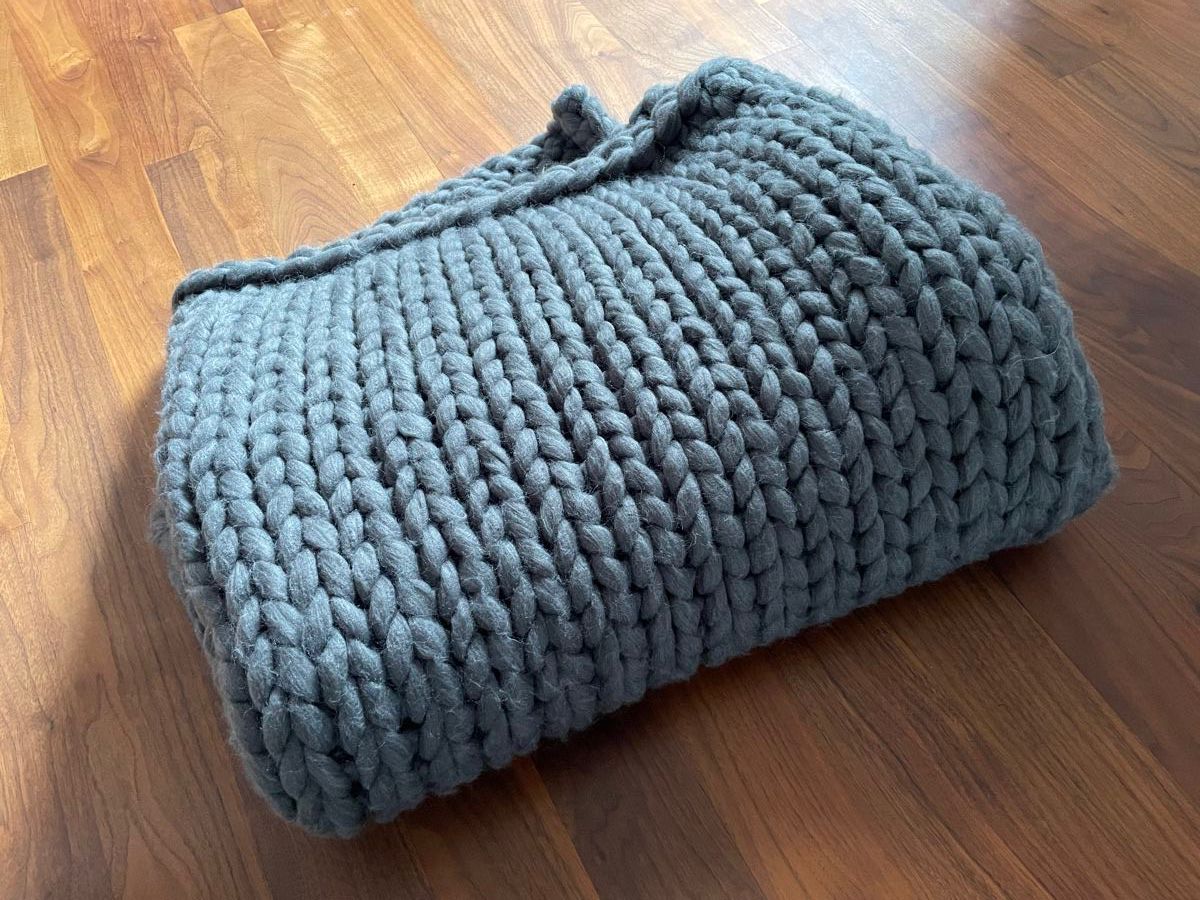 Coperte: graues Deko-Plaid – Usato da Fehraltorf venduto da Nadja0205 1