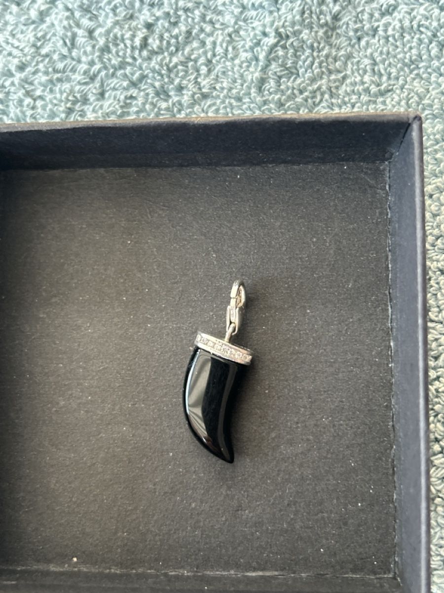 Thomas Sabo Pendentifs: Thomas Sabo charm Zahn schwarz – D'occasion à Wohlen b. Bern par Honeypie