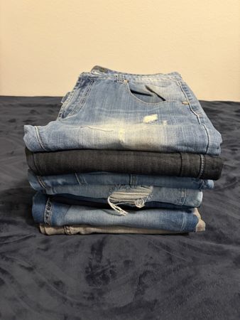 7 Herren Jeans und eine Shorts, Grösse M/L guter Zustand
