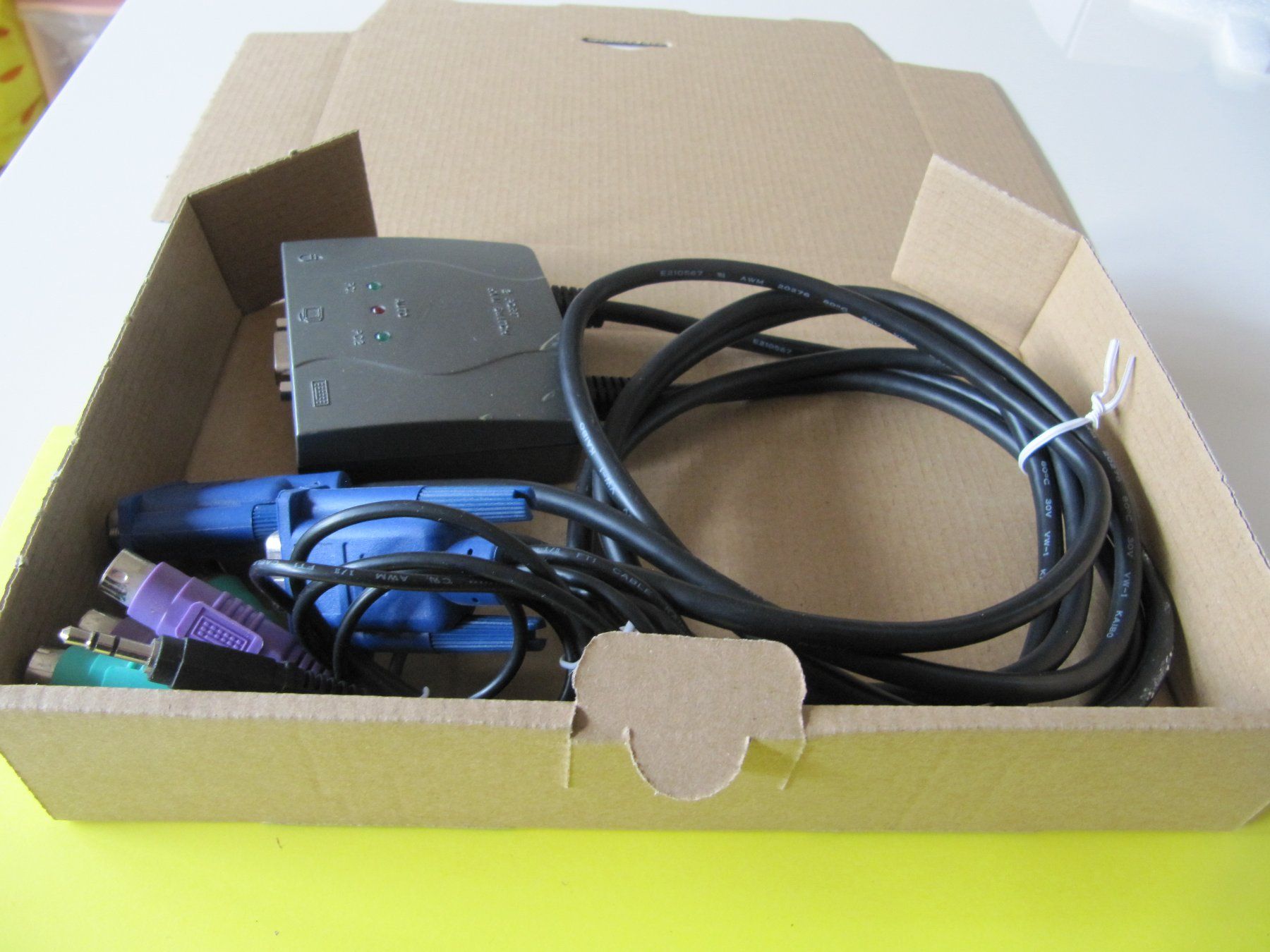 Laufwerke & Adapter: 2 Port KVM SWITCH  # T 7 – Gebraucht aus Basel von Kuba2 6