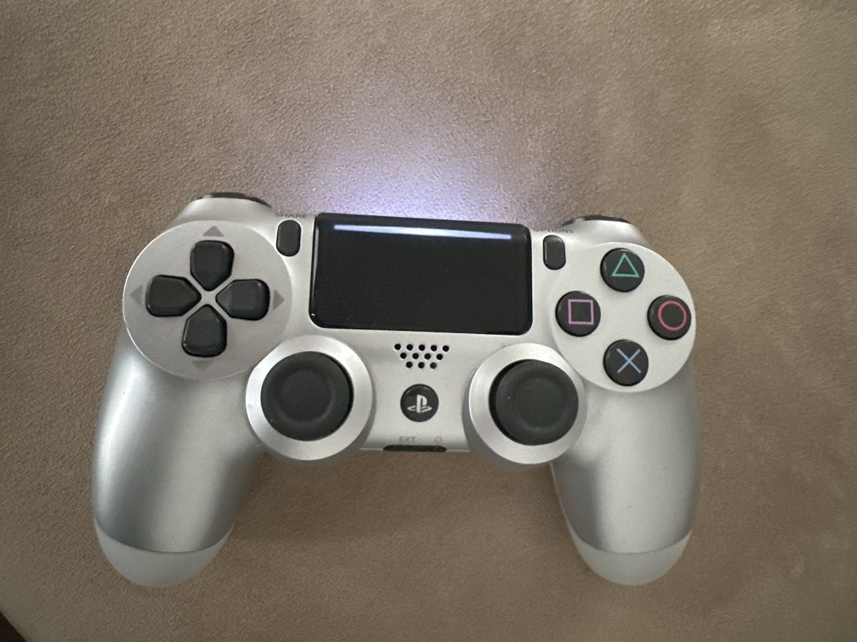 Controller: Original Sony Playstation 4 2te VersionPS4 Controller Silber – Gebraucht aus Bibern SH von Anuja_20