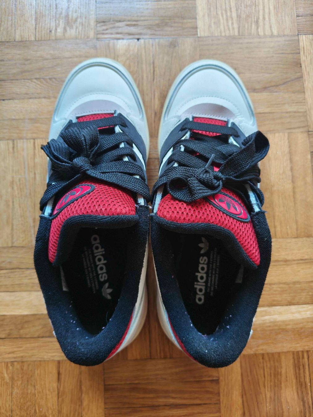 Adidas Herrenschuhe: Chaussures Adidas taille 42.5 – Gebraucht aus Lausanne von Marsaline 1