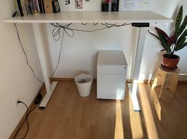 Verstellbarer Tisch