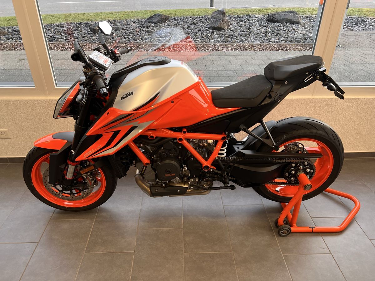 Strasse: KTM Duke 1290 – Neu und originalverpackt aus Möriken AG von Golf_89 1