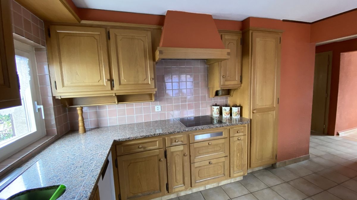 Cucine complete: Plan de travail en granit à emporter! – Usato da Grolley venduto da GM-CK