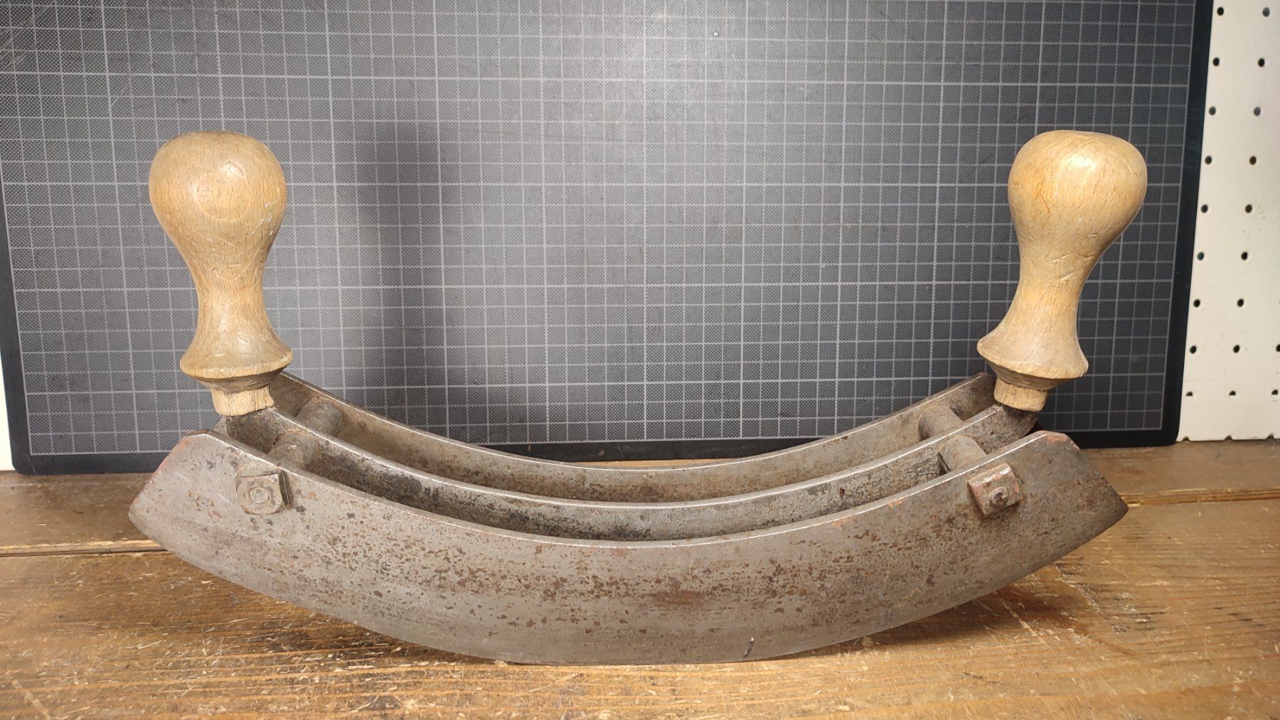 Coltelli da cucina: Wunderschönes altes Wiegemesser Doppel-Klinge – Usato da Gelterkinden venduto da MYSTOREFORYOU4460 2