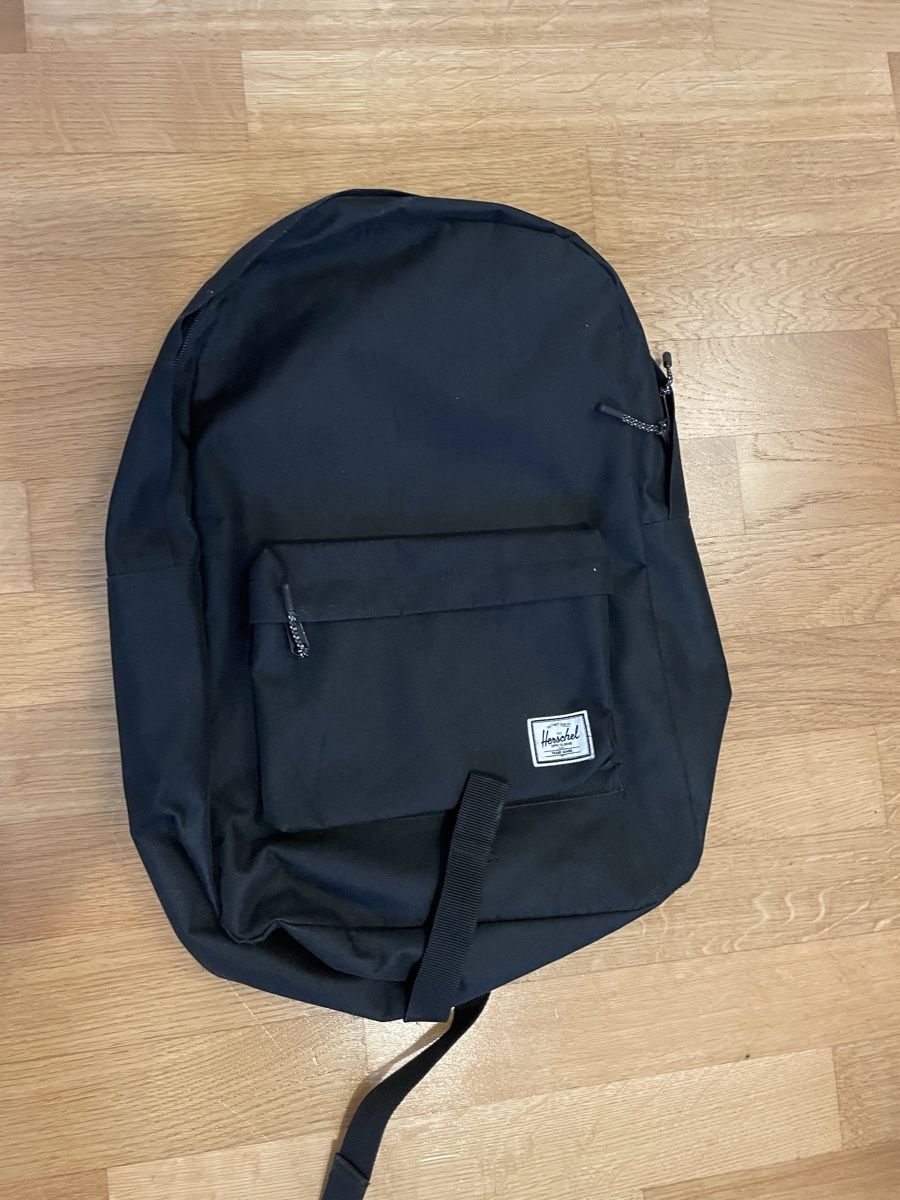 Herschel Sacs à dos: Herschel Rucksack / schwarz – D'occasion à Zürich par Tinu_85