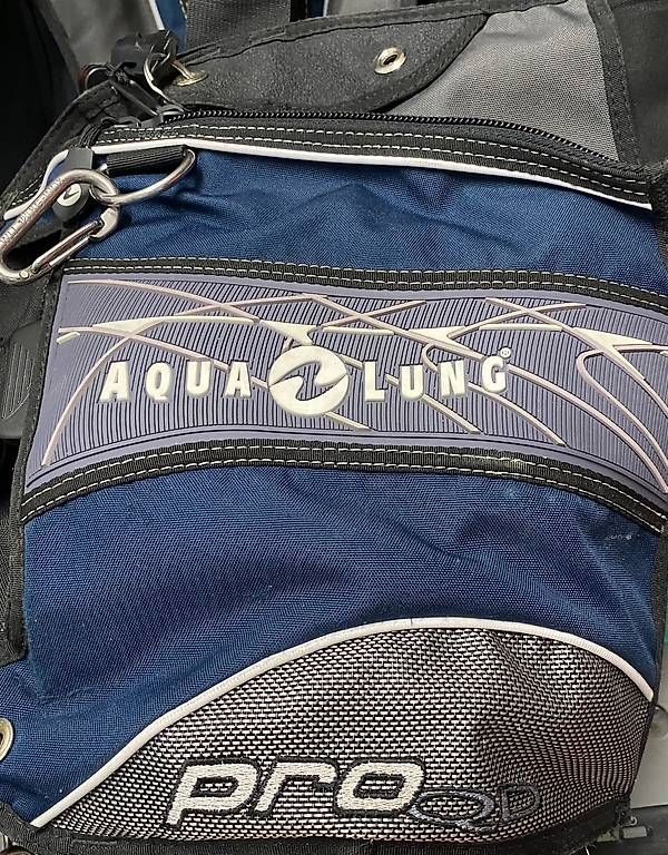 Mute per immersioni: Tarierjacket Aqualung Pro Grösse L – Usato da Schöftland venduto da dir_khq9 1