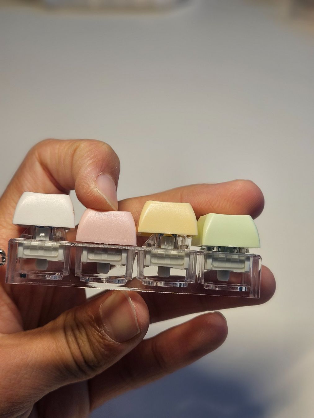 Schlüsselanhänger & - bänder: Porte-clés clavier colorées antistress – Neu und originalverpackt aus Genève von rom_f6n7 2
