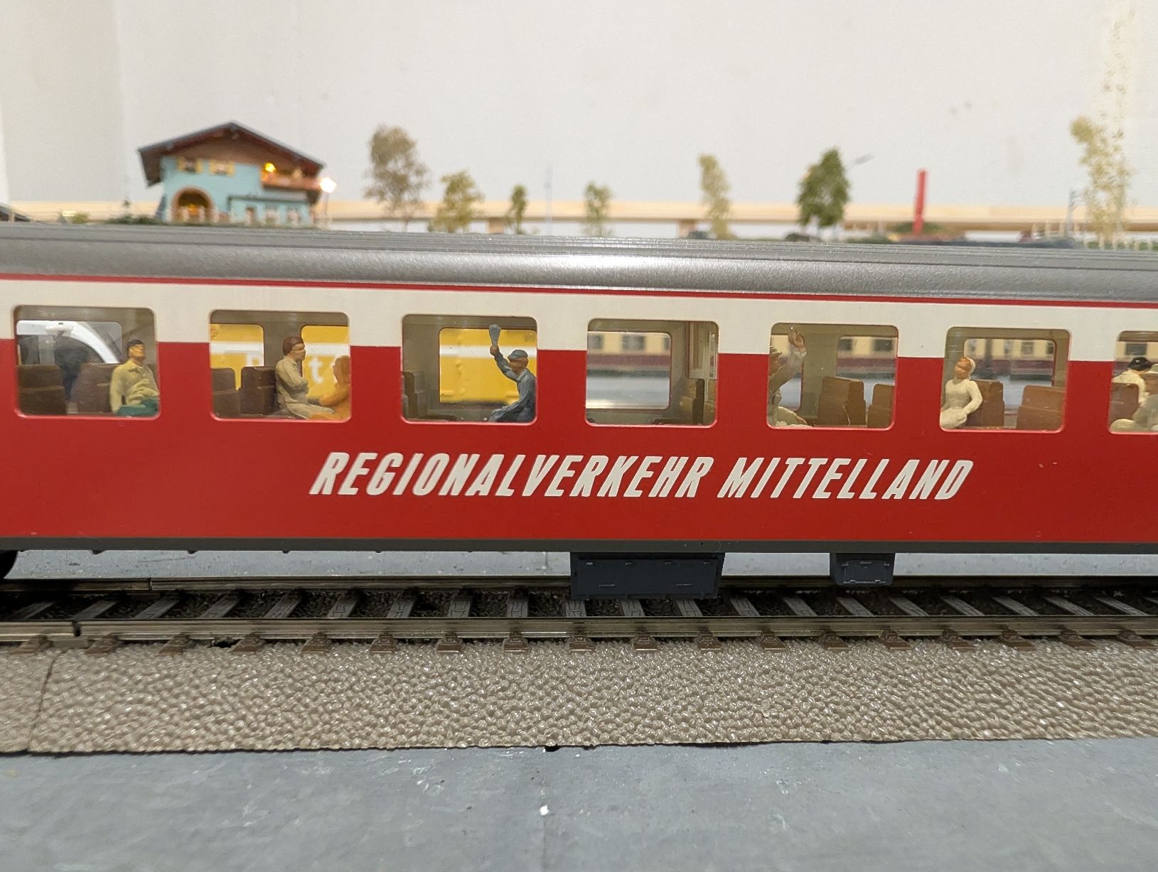 EMB Modellini di ferrovie: EMB RBDe 566 RM DC Digital 3 teilig – Usato da Nods venduto da Dr-HAG 2