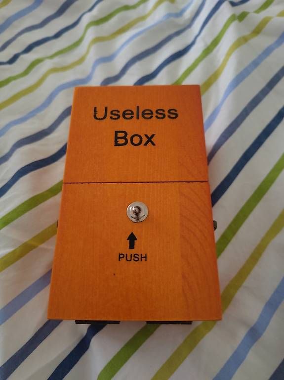 CD: Useless Box – Nuovo e nell'imballaggio originale da Wohlen AG venduto da gnabbr