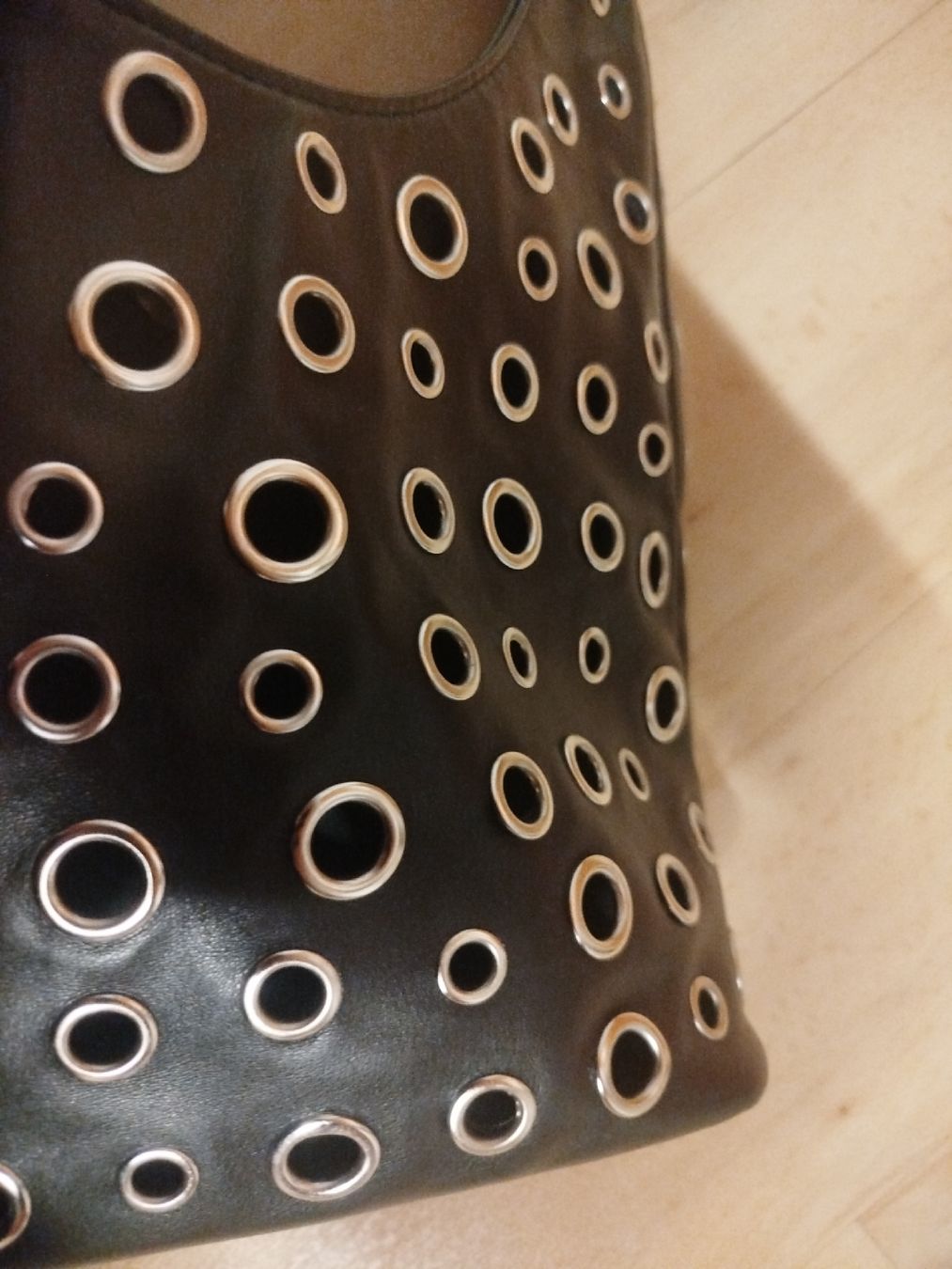 Borse da donna: Handtasche mit Löcher – Usato da Spreitenbach venduto da captaincrunch 1