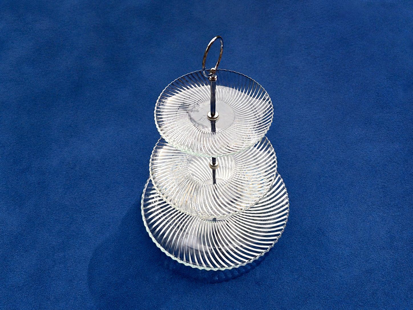 Servierplatten: Glas-Etagere – Gebraucht aus Giswil von tschitschikow